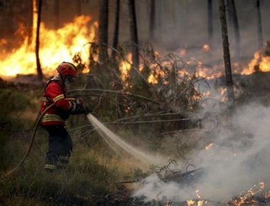 Πορτογαλία: Τριήμερο εθνικό πένθος για τους 62 νεκρούς από τη δασική φωτιά στην Λεϊρία